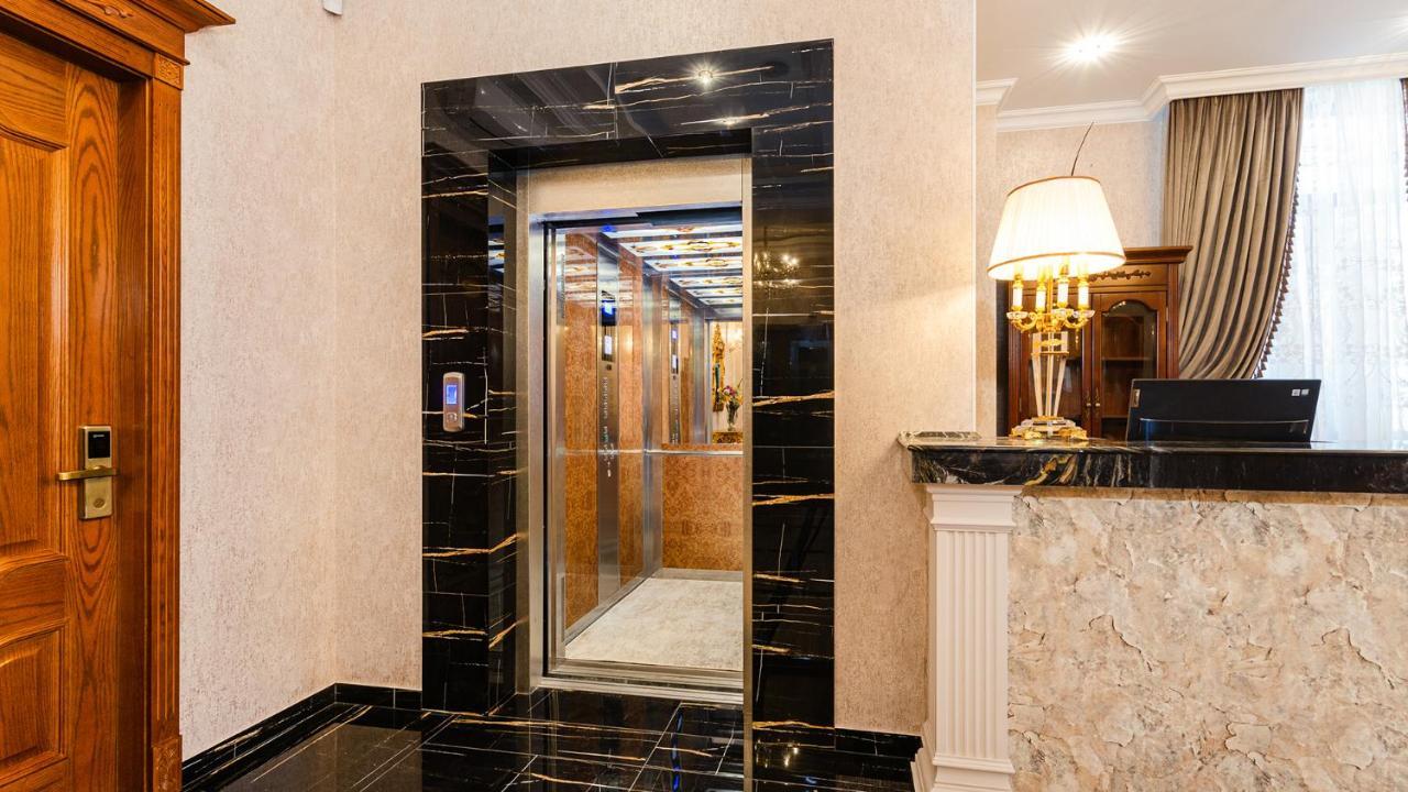 Gregory Boutique Hotel Chisinau Exterior photo A residential elevator