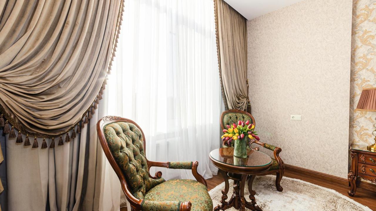 Gregory Boutique Hotel Chisinau Exterior photo Curtains