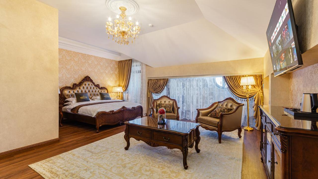 Gregory Boutique Hotel Chisinau Exterior photo Suite